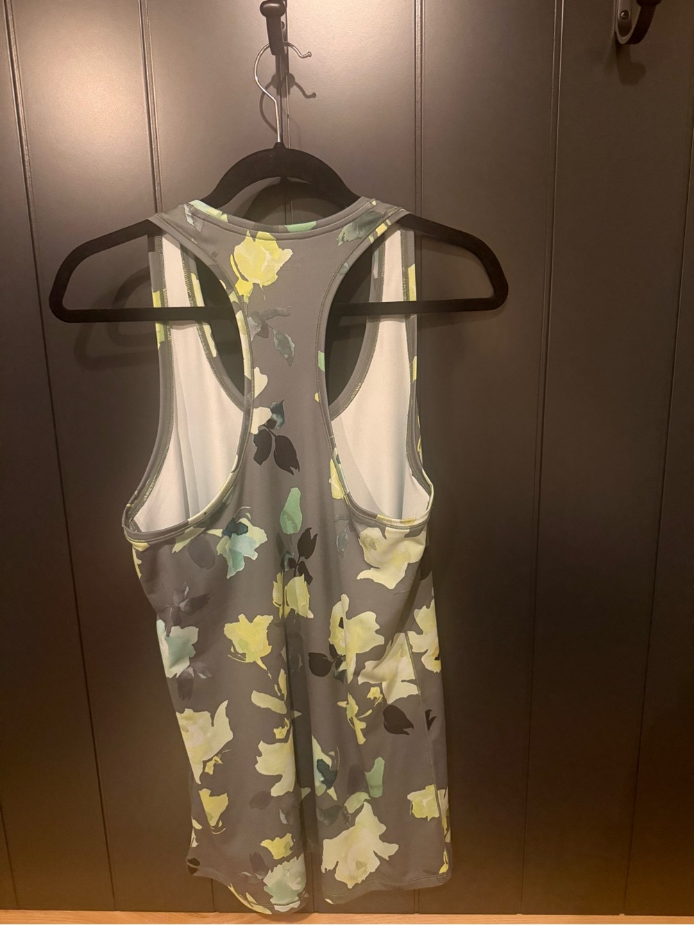 🍃 Athleta Shanti Green Floral Racerback Tank Workout Athletic Wear - Picture 7 of 12